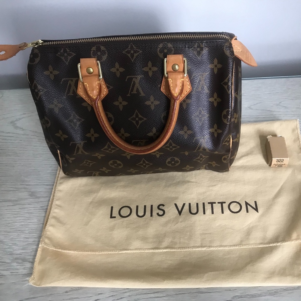 Louis Vuitton Monogram Speedy 25